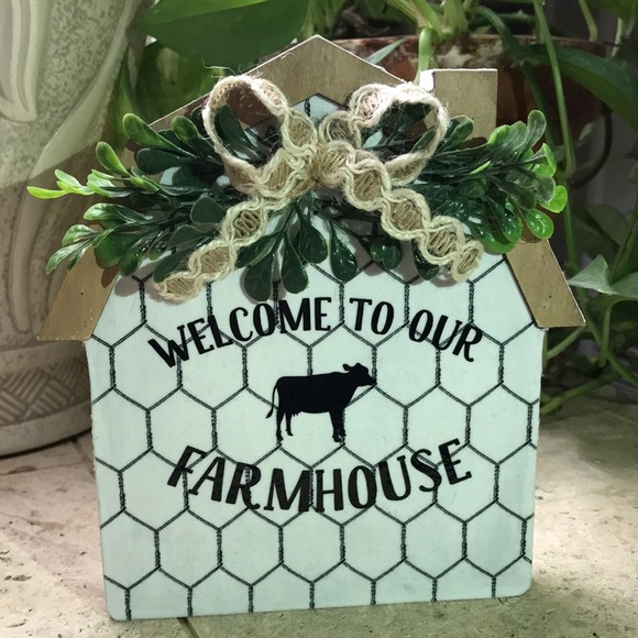 Handcrafted Wood Barn Shelf Sitter - Picture 1 of 6